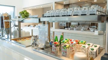 Bữa sáng buffet hàng ngày (10.50 EUR/mỗi người)