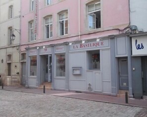 Front of property - Hôtel de la Basilique (Epinal)