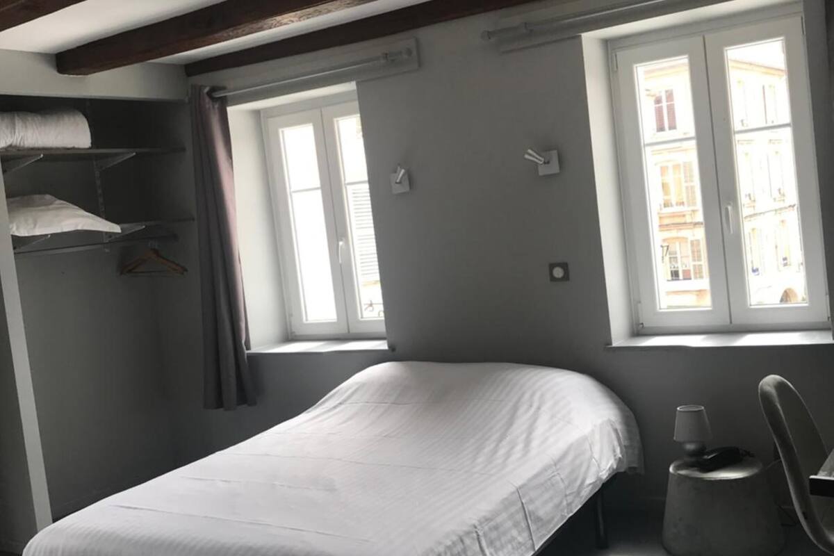 select comfort beds, desk, free cots/infant beds, rollaway beds