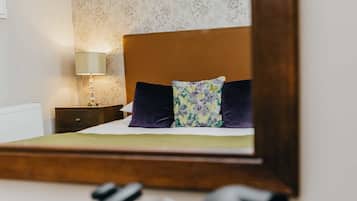 Classic Double Room, 1 Double Bed | Coffee and/or coffee maker