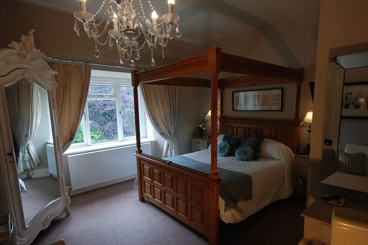 Chambre Double, salle de bains attenante