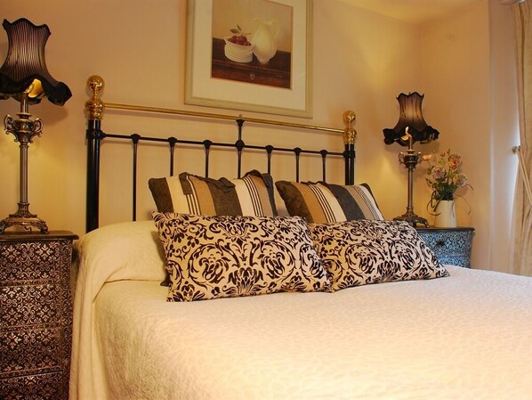 Double Room, Ensuite (Small)