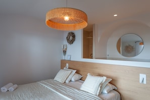 Casa U Mulinu - 4 bedrooms - Sea view | In-room safe, blackout drapes, soundproofing, iron/ironing board - Residence Marina di Santa Giulia (Porto-Vecchio)