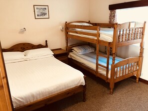 패밀리룸 | 무료 WiFi, 침대 시트