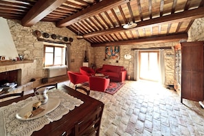 Luxury Apartment (Picchio Rosso-first floor) | Living area | Toys - Country House Case Catalano (Abbateggio)