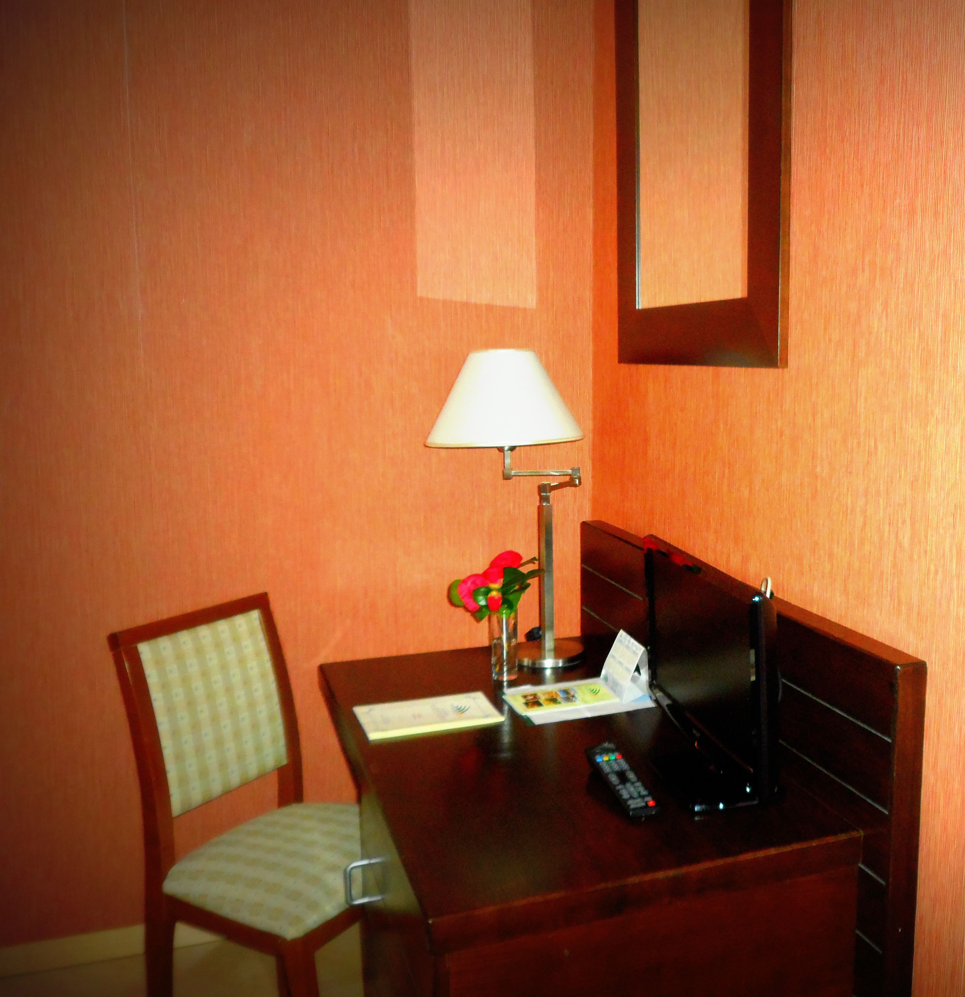 standard single room | in-room business centre