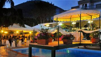 Espace banquet en plein air