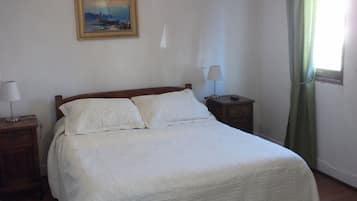 Desk, iron/ironing board, free WiFi, bed sheets