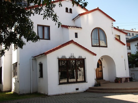 Fachada de la propiedad