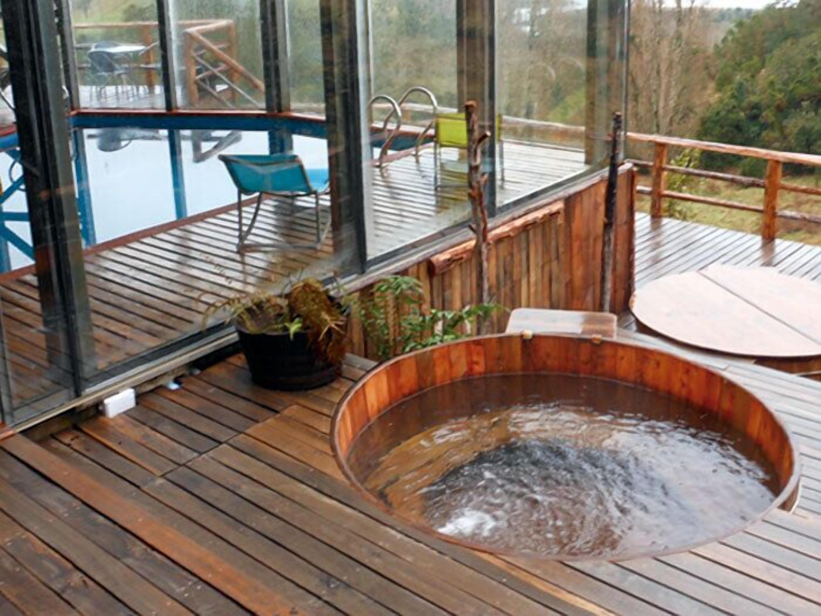 sauna, hot tub, body treatments, aromatherapy, body scrubs, facials
