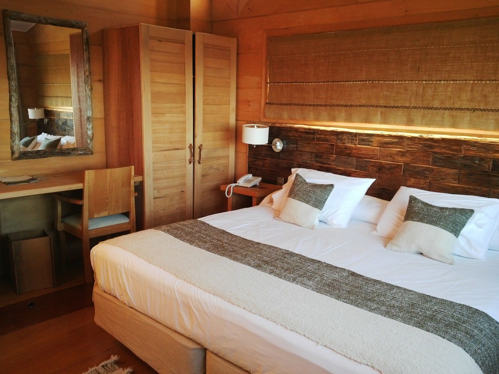 Down duvets, in-room safe, desk, free WiFi