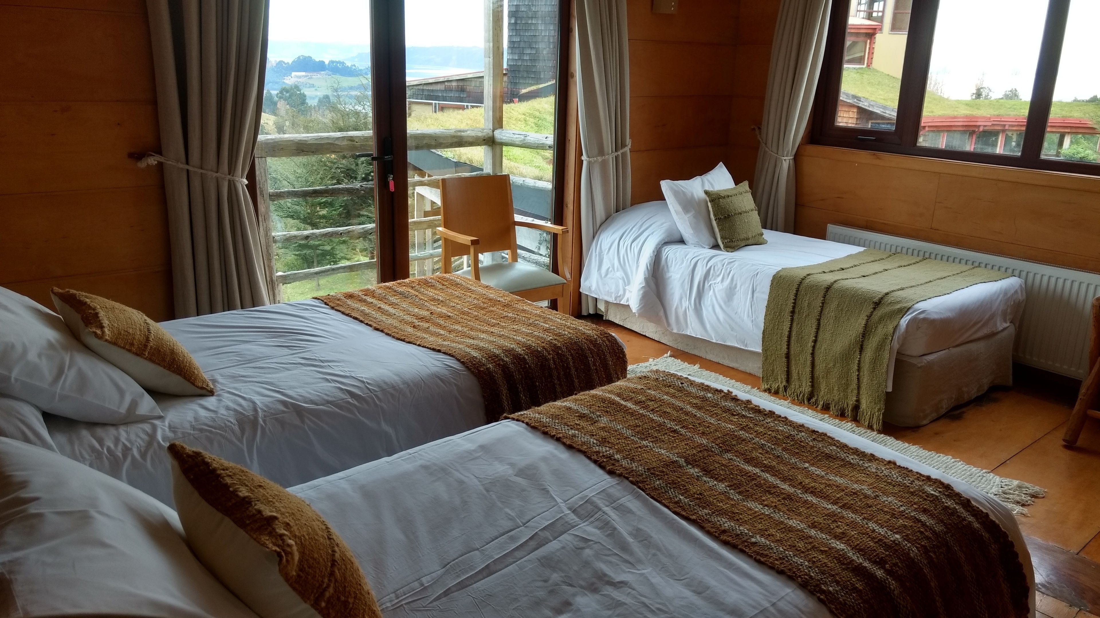 standard triple room | 1 bedroom, down duvets, in-room safe, desk