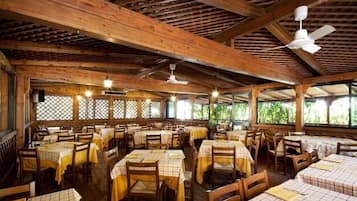 Frühstück, Mittagessen, Abendessen, italienische Küche