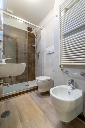 In-room safe, desk, free WiFi, bed sheets - Hotel Bellavista (Assisi)