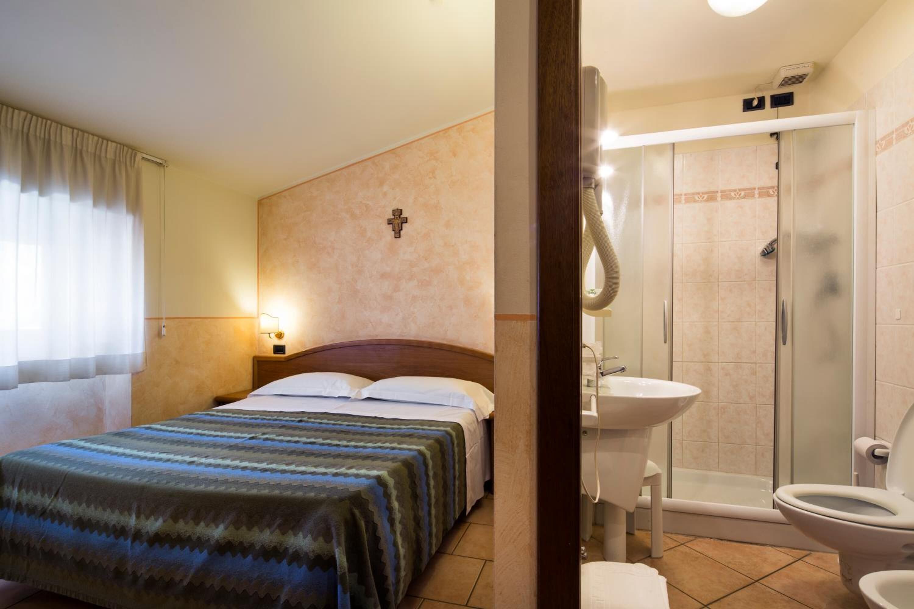 in-room safe, desk, free wifi, bed sheets