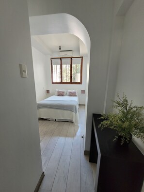 Standard Single Room | Hypo-allergenic bedding, minibar, in-room safe, blackout drapes