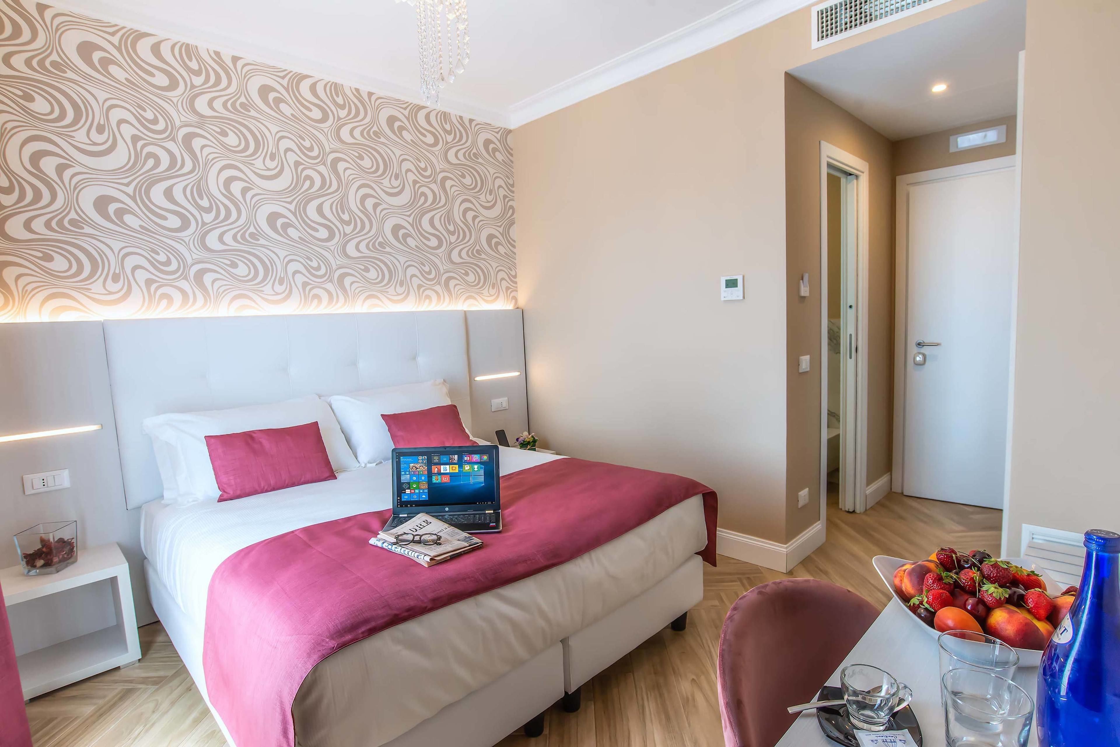 classic room, 1 double or 2 single beds | premium bedding, down duvets, pillow-top beds, minibar