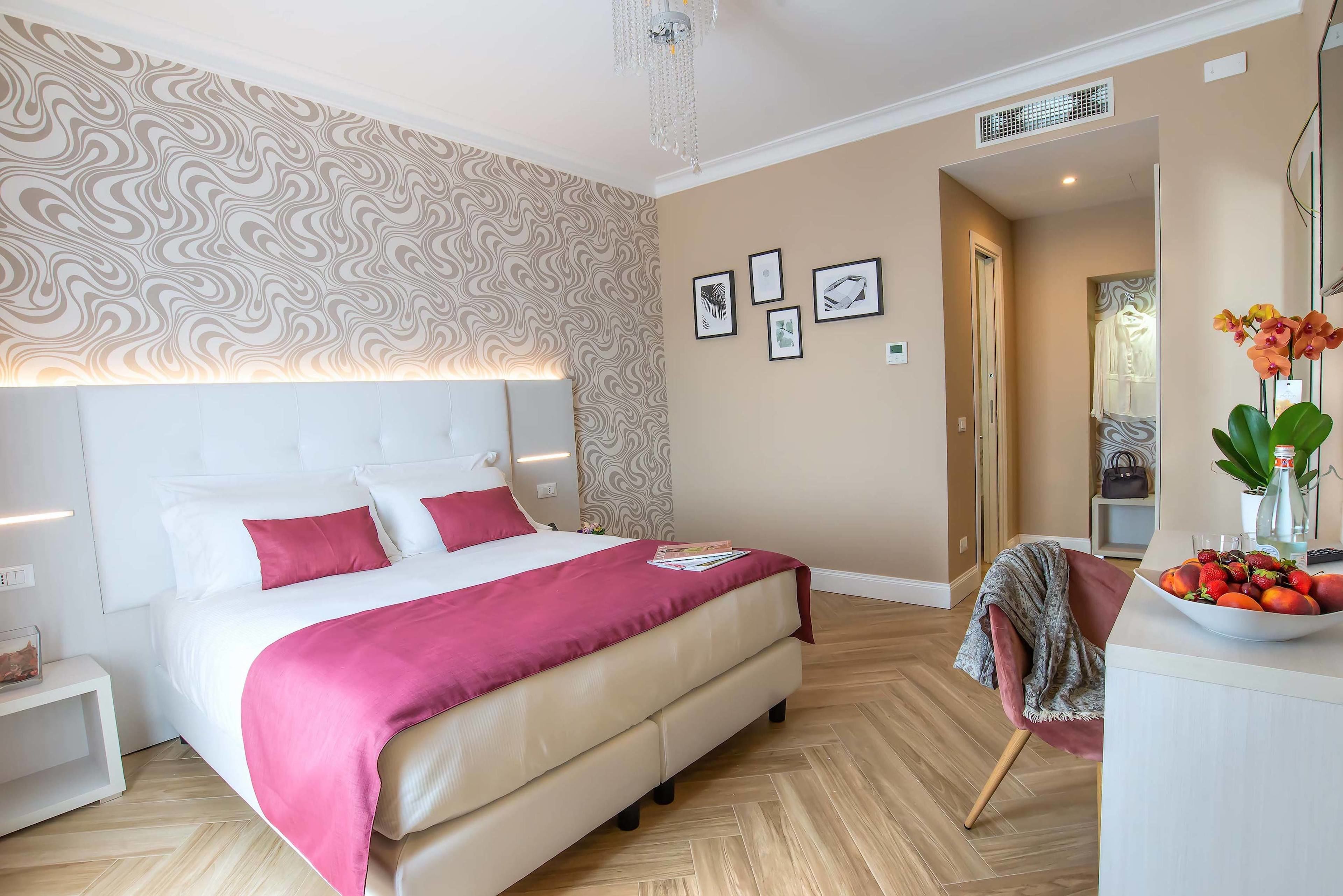 superior room, 1 double bed with sofa bed | premium bedding, down duvets, pillow-top beds, minibar