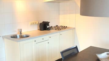 Luxury Room | Private kitchen | Coffee/tea maker, electric kettle