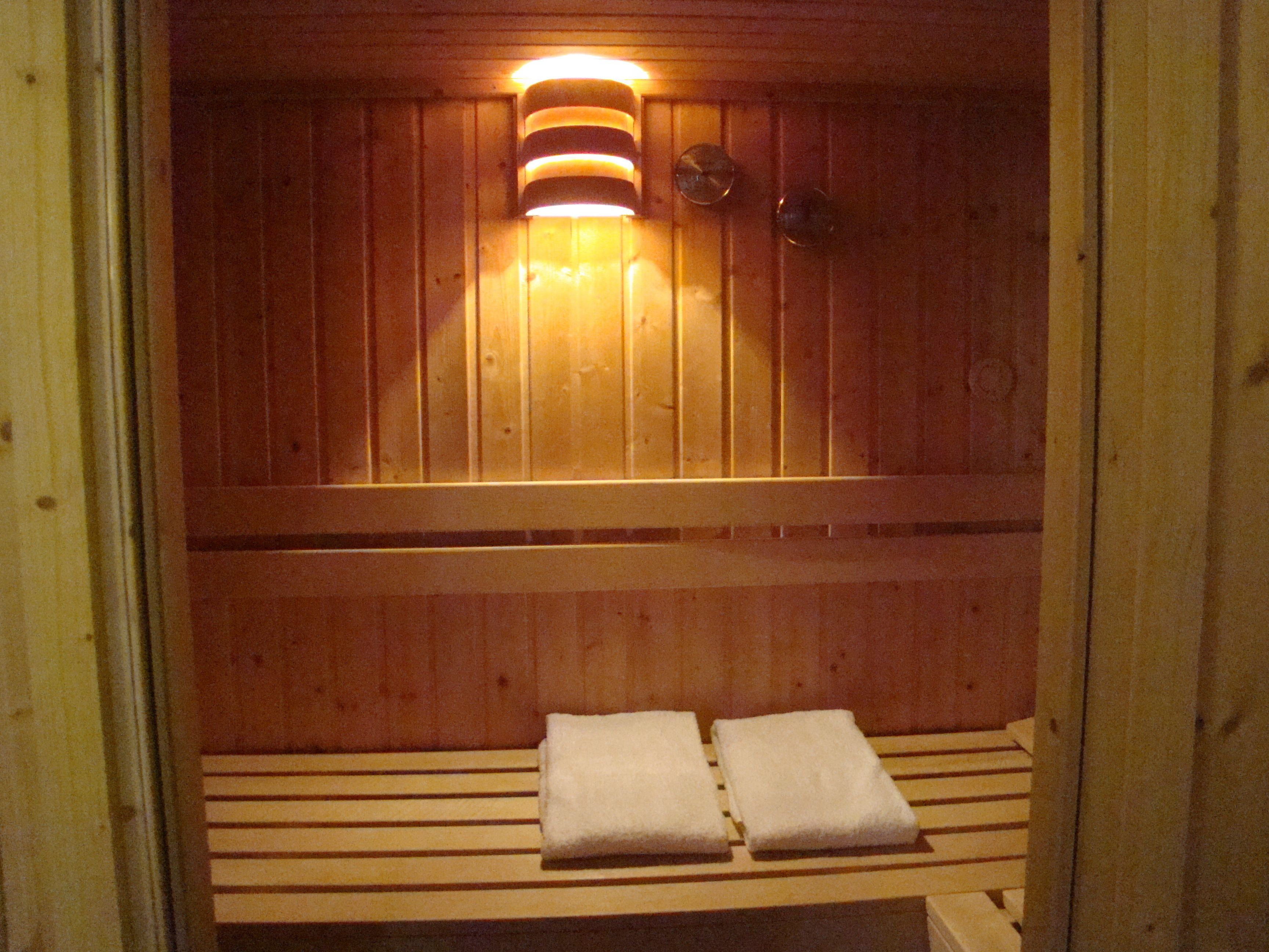 deluxe double room, sauna | room amenity