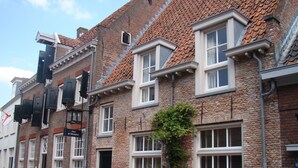 Unclassified image, 2 of 72, button - Hotel de Tabaksplant (Amersfoort)