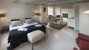 Unclassified image, 3 of 72, button - Hotel de Tabaksplant (Amersfoort)