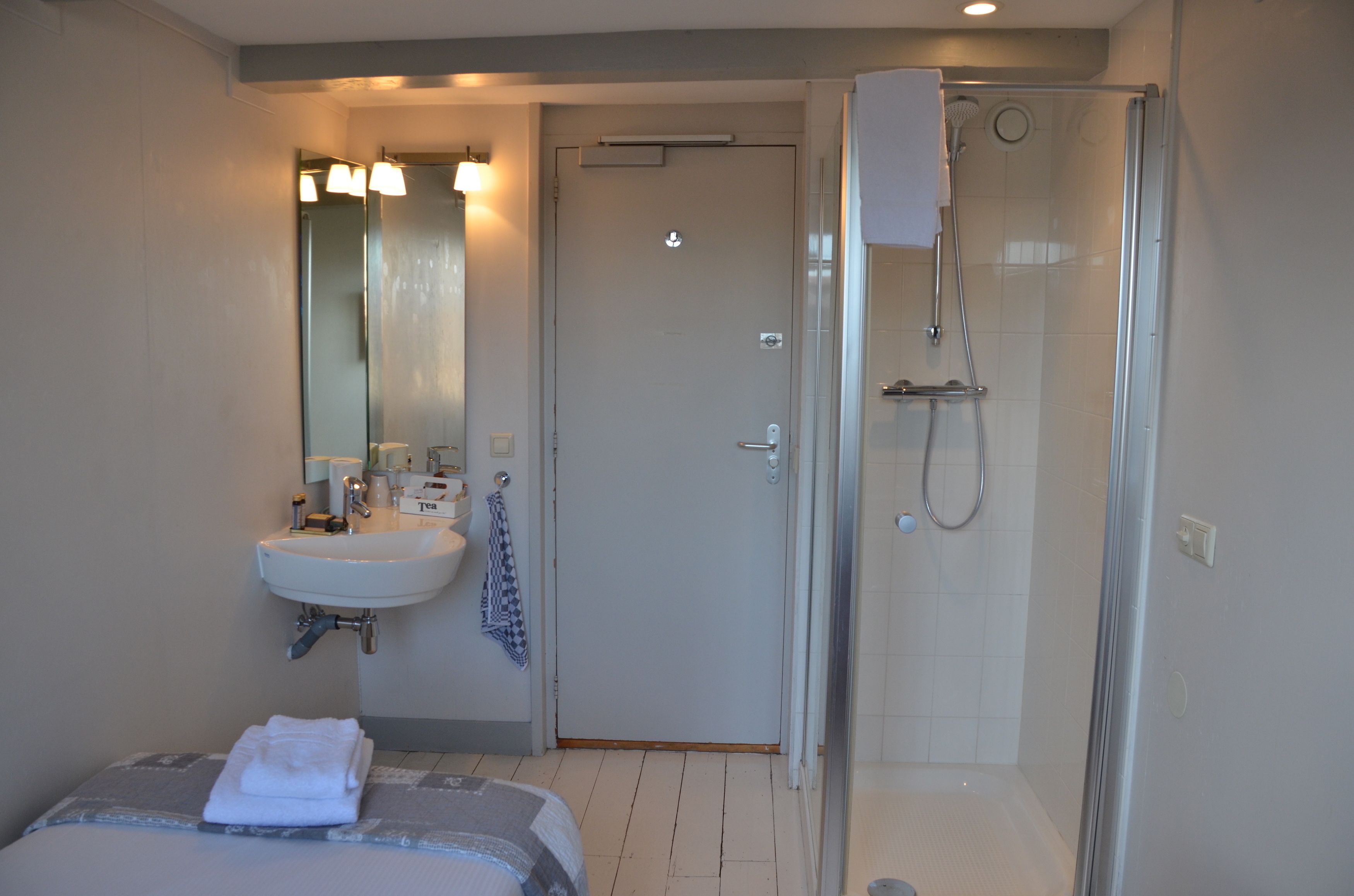 economy single room | down duvets, blackout curtains, iron/ironing board, free wifi