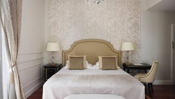 Superior Double or Twin Room, Park View | Minibar, in-room safe, blackout drapes, free WiFi