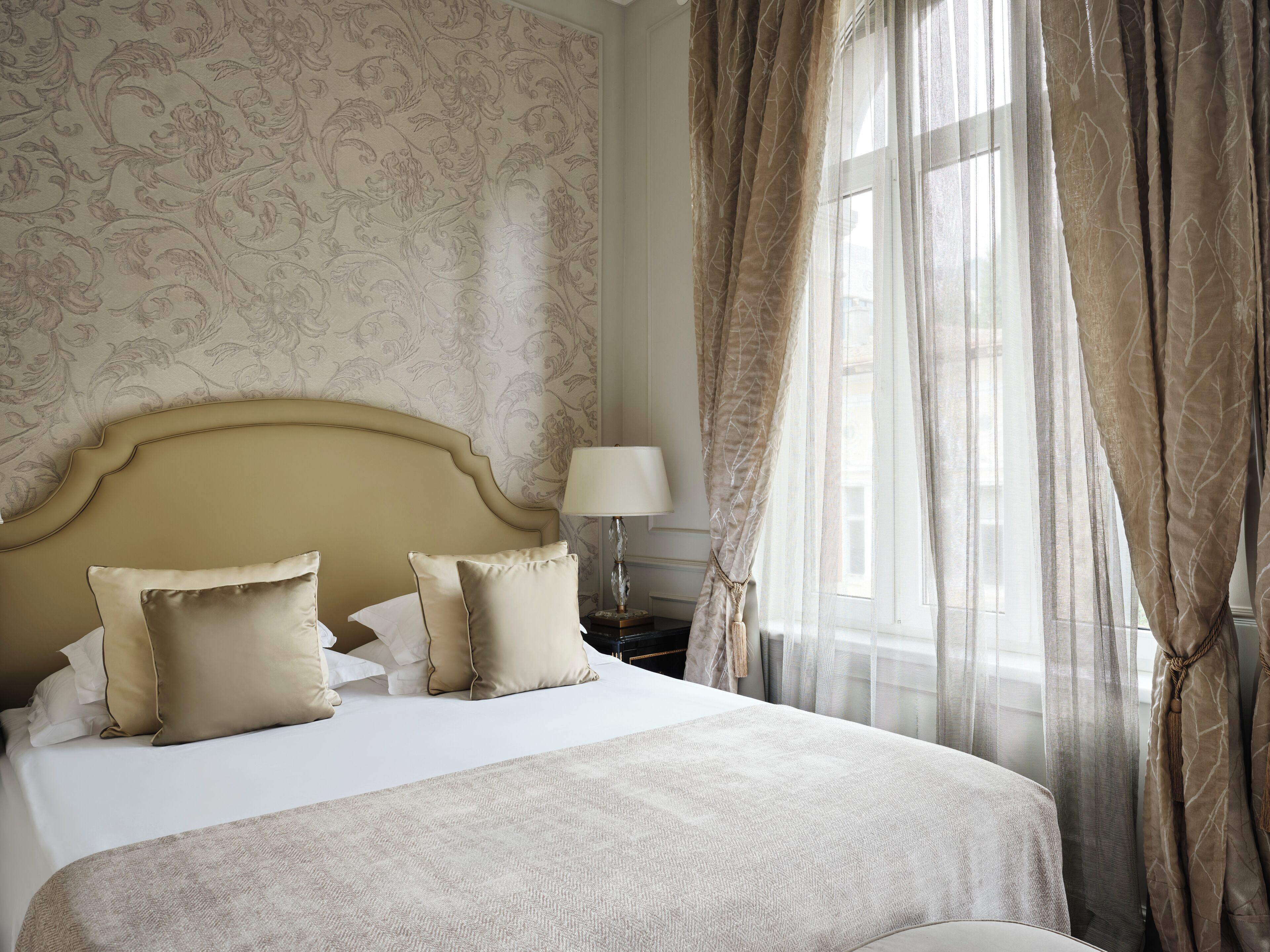 Family Room with Sofa Bed and City View | Minibar, in-room safe, blackout drapes, free WiFi