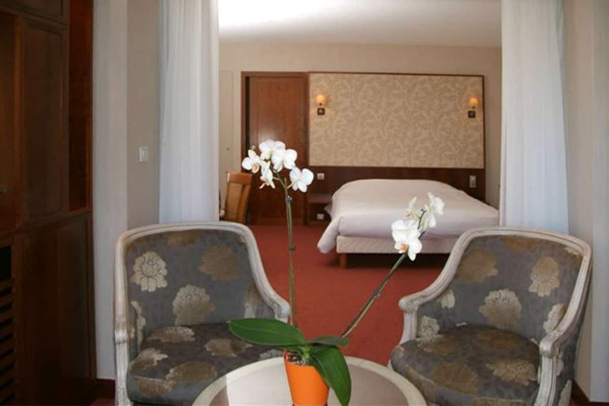 Triple Room, Garden View | Blackout drapes, cribs (surcharge), rollaway beds (surcharge)