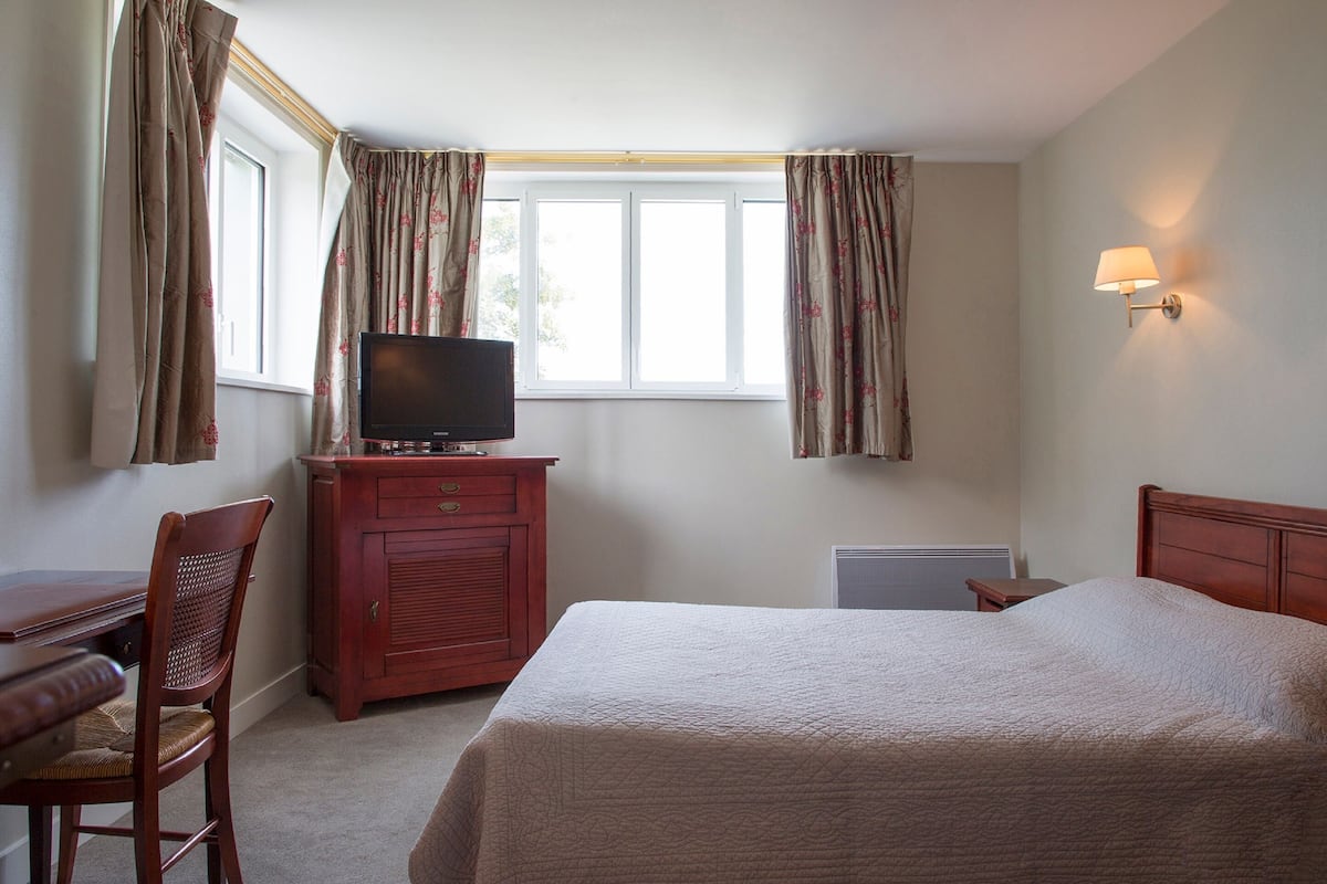 Classic Room | Blackout drapes, cribs (surcharge), rollaway beds (surcharge)