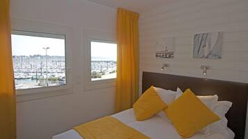 Comfort Twin Room, City View | Premium bedding, in-room safe, desk, soundproofing