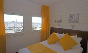 Comfort Twin Room, City View | Premium bedding, in-room safe, desk, soundproofing