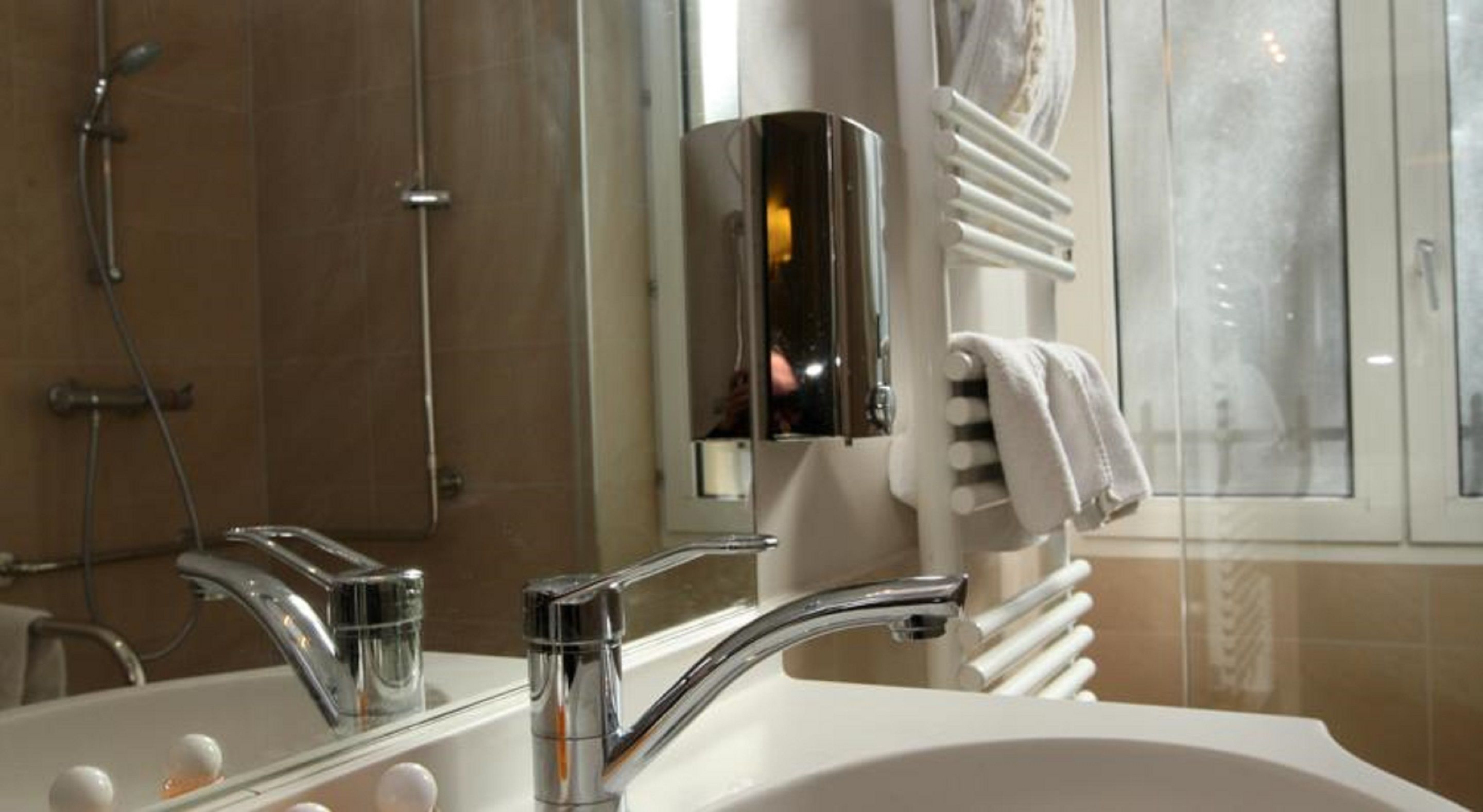 مجففات شعر، مناشف