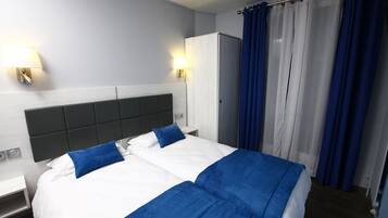 In-room safe, desk, soundproofing, free WiFi