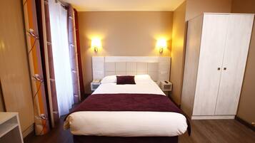 Chambre Double Classique | In-room safe, desk, soundproofing, free WiFi