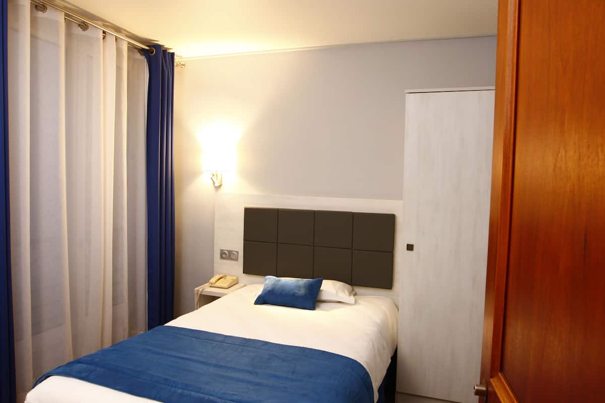 Kamar Single, 1 Tempat Tidur Twin | Brankas, meja kerja, kedap suara, dan Wi-Fi gratis