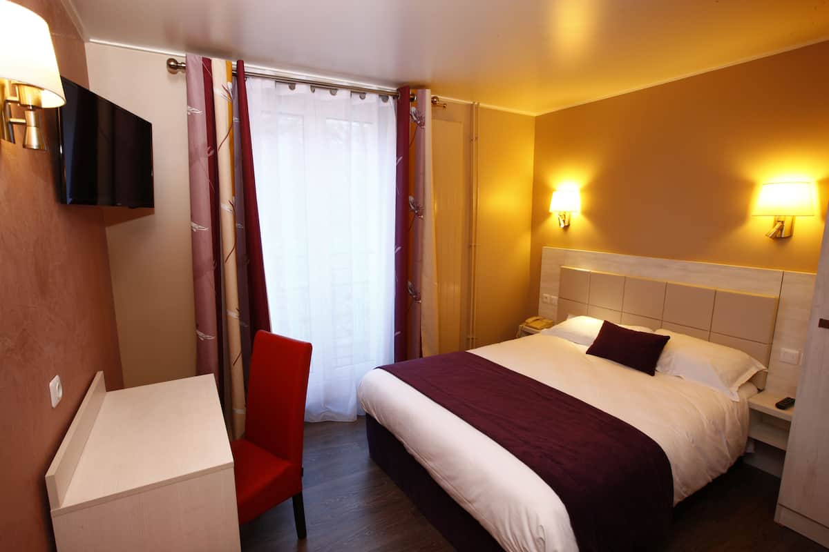 In-room safe, desk, soundproofing, WiFi (free)