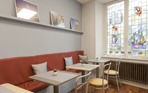 Petit déjeuner buffet (10 EUR par personne)