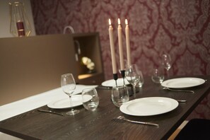 In-room dining - Hôtel Duquesne (Nantes)