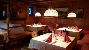 Breakfast, lunch, dinner served; international cuisine, garden views