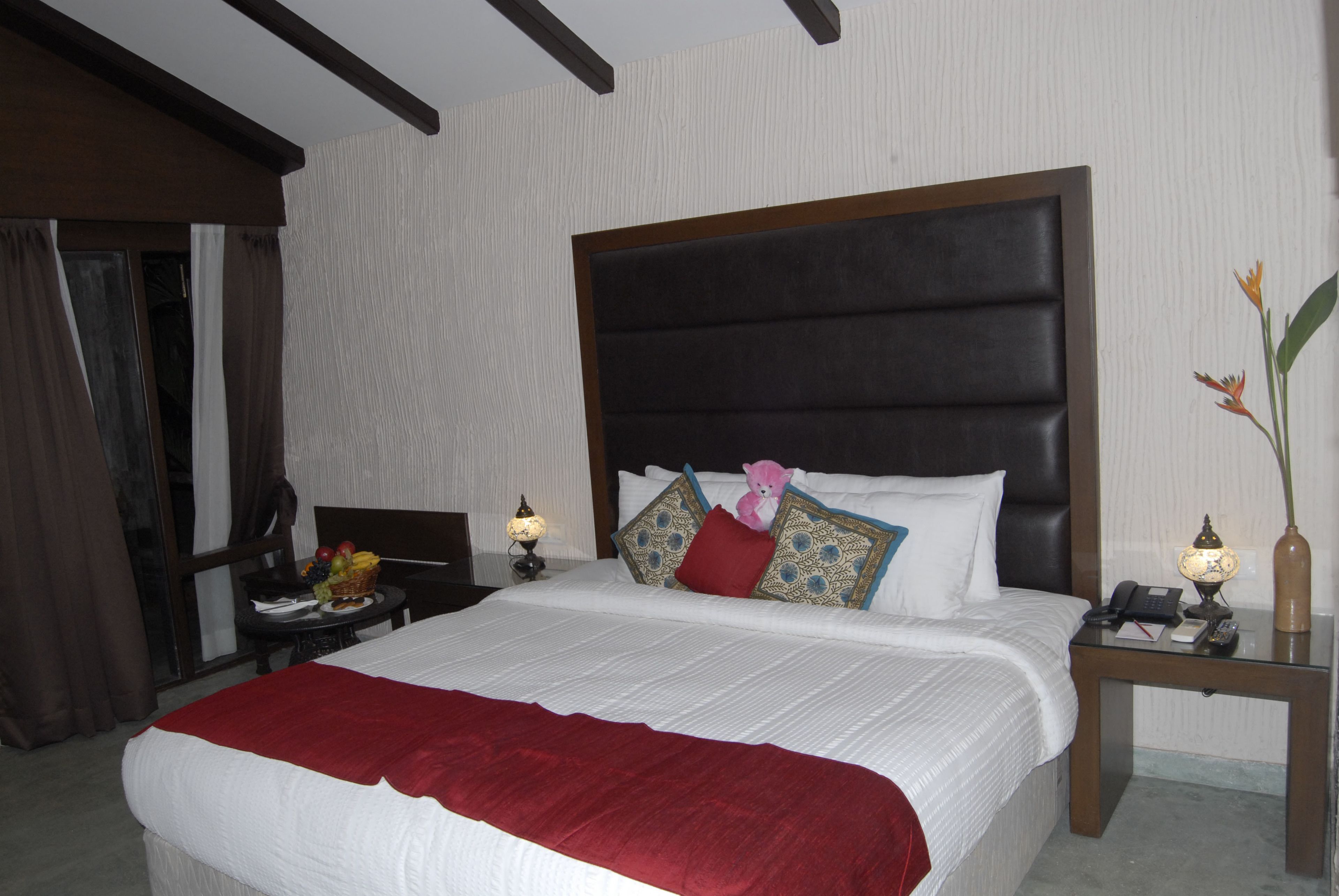 superior room | pillow-top beds, minibar, in-room safe, iron/ironing board