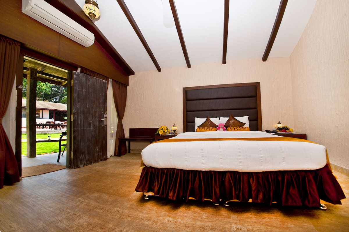 pillow-top beds, minibar, in-room safe, iron/ironing board