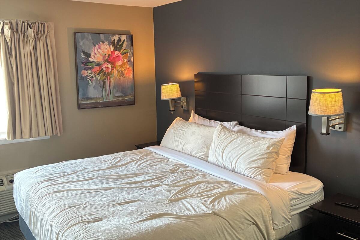 Quarto luxo, 1 cama King | 1 quarto, individualmente decorados, individualmente mobiliados