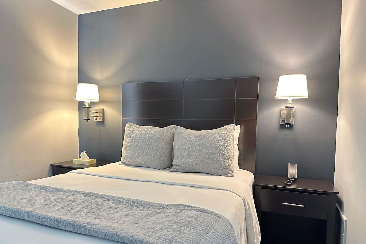 1 bedroom, individually decorated, individually furnished, soundproofing