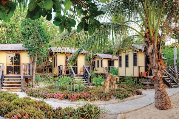 Basic Ağaç Ev | Güneşlik/perde, çarşaf takımı