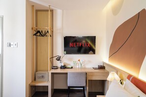 Deluxe King Room | Television - Nicecy Hotel - Le Lai Street (Ho Chi Minh City)