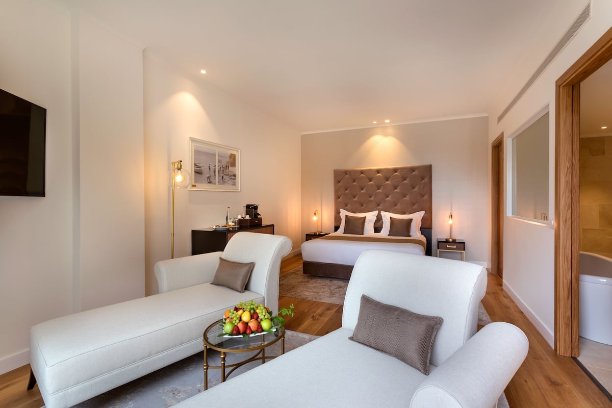Deluxe Suite, Garden View