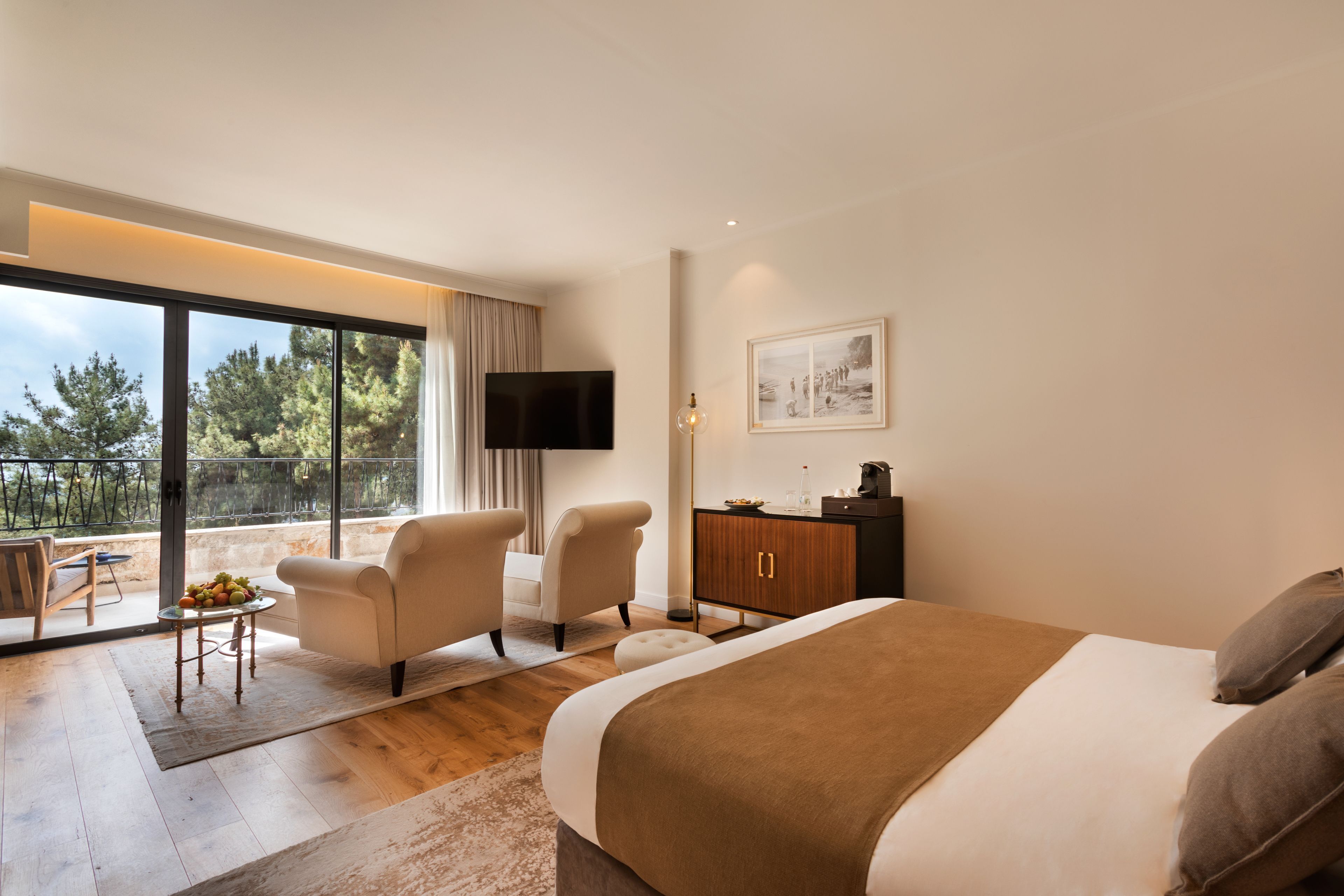 Minibar, in-room safe, individually furnished, desk