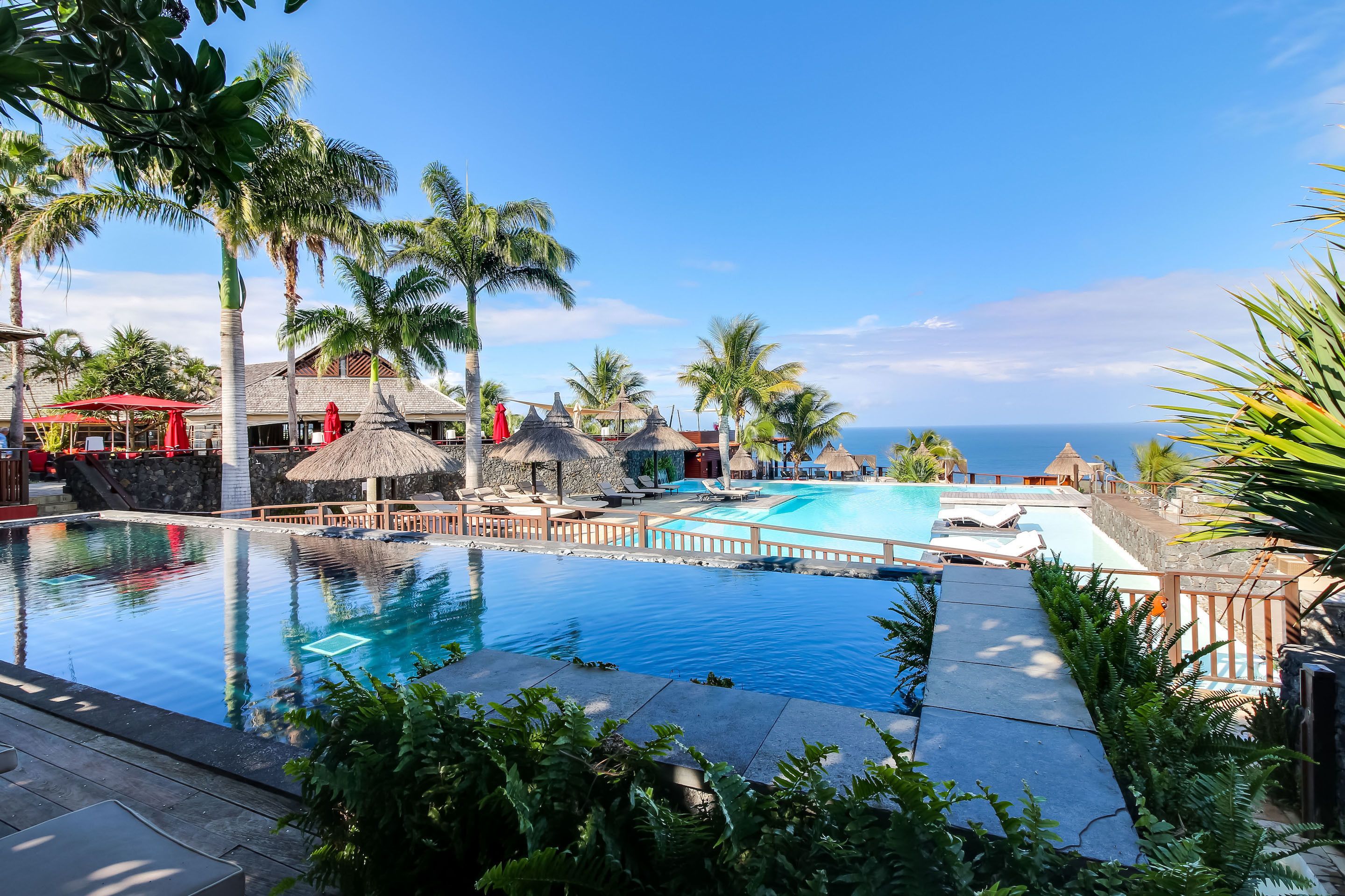 2 albercas al aire libre 